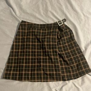 Brandy Melville brown plaid skirt with buckle detailing